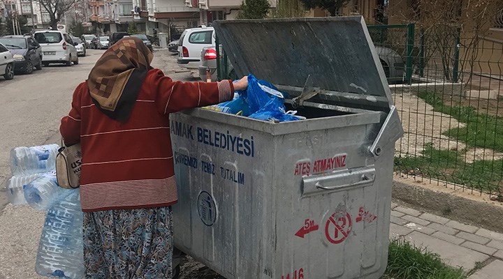 2 Günde Sadece 10 TL Kazanıyor: 'Plastik Toplamazsam Gecekonduda Ölümü Bulurlar'