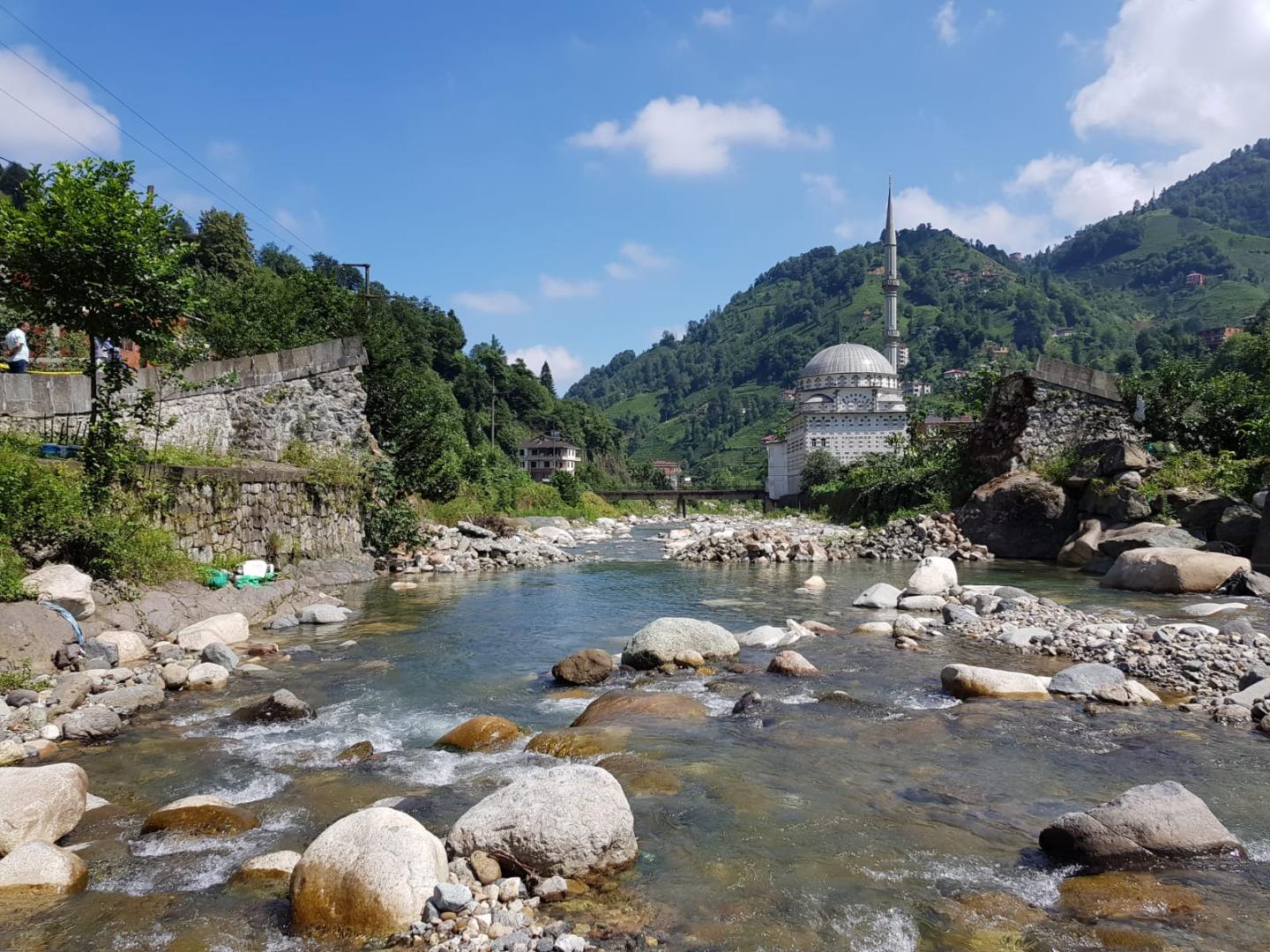 300 Yıldır Ayaktaydı, Taa ki Onarım Yapılana Kadar: Rize'de Muhafaza Altında Bulunan Taş Köprü Çöktü