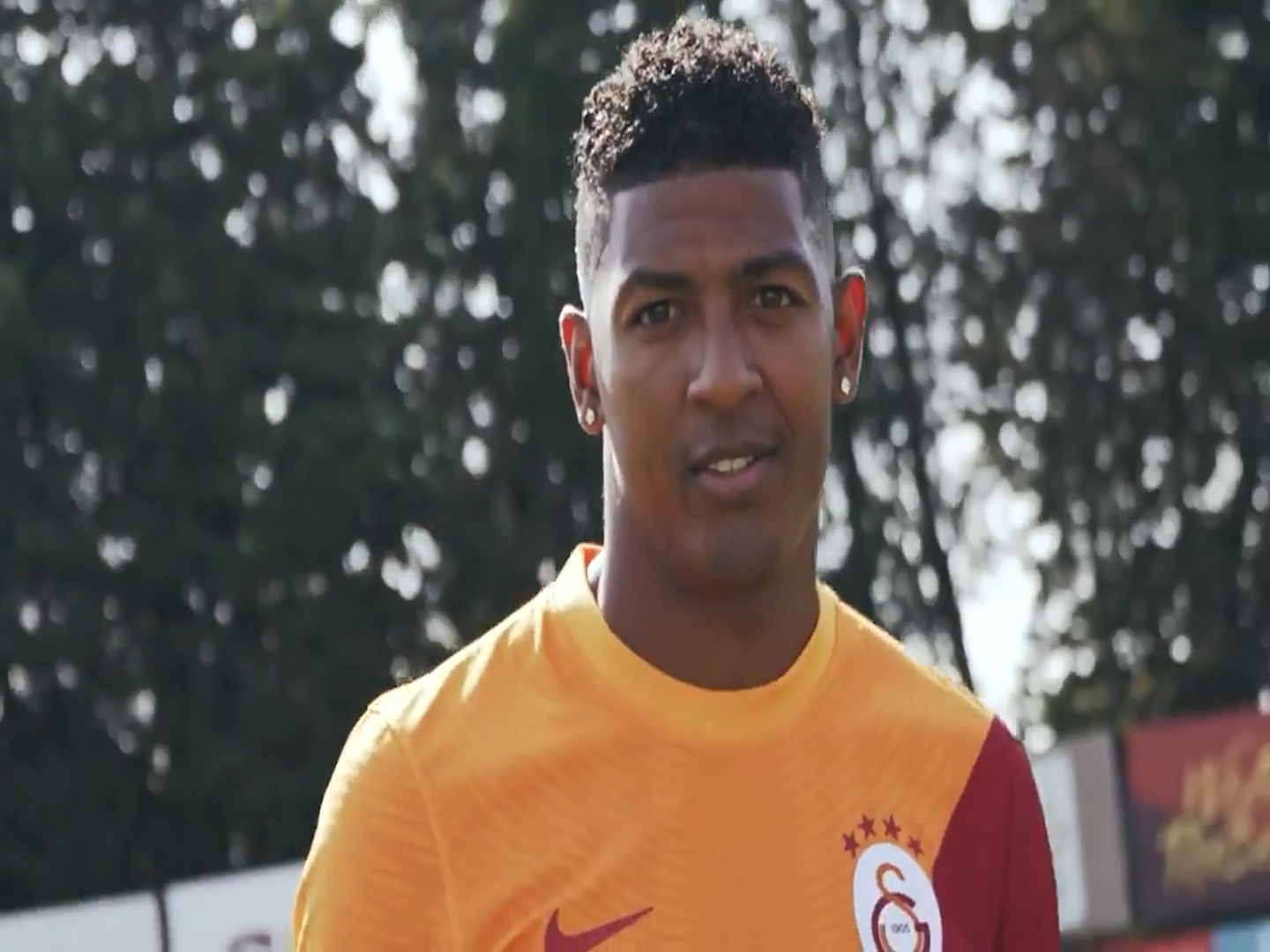 Aanholt 3 yıllığına Galatasaray'da