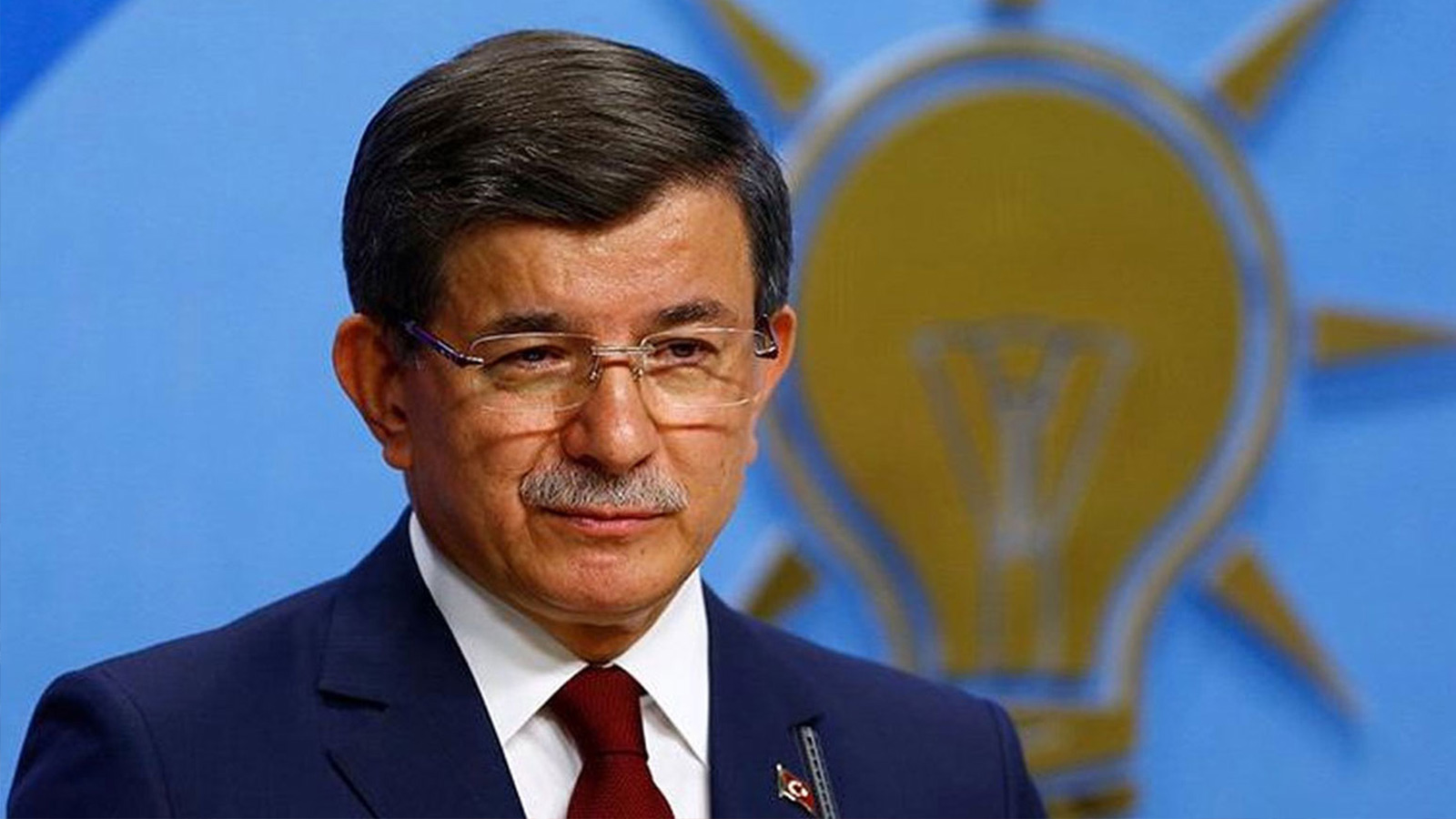 Abdulkadir Selvi: Davutoğlu, kasım ayında parti tabelasını asacak