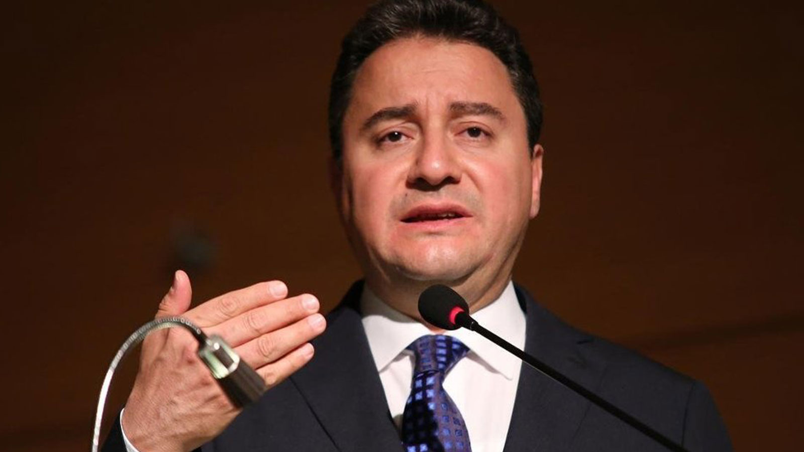 Cuma namazı çıkışı Ali Babacan'a Bilderberg sorusu