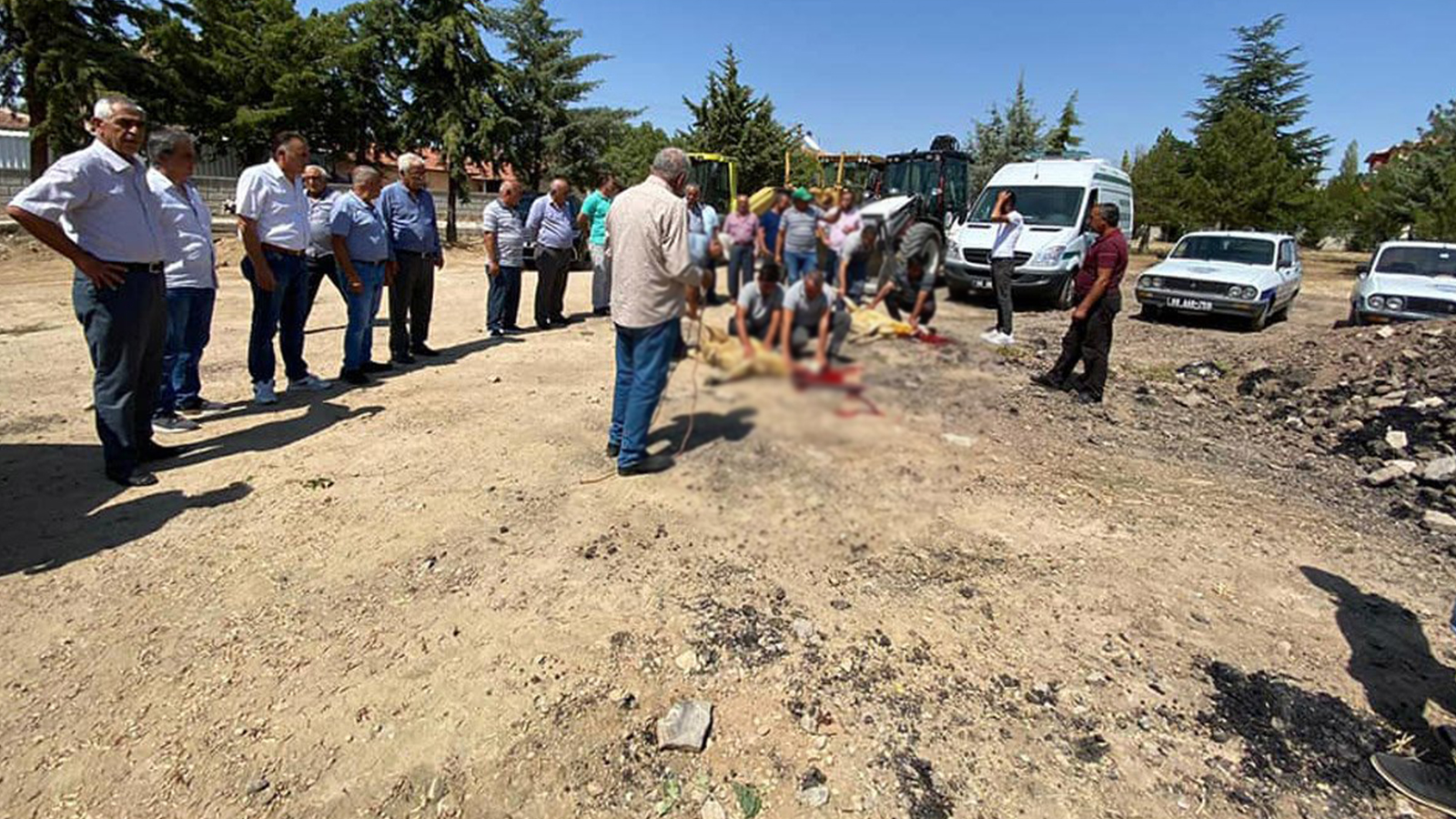 AKP’li lider 345 bin liralık makam aracına kurban kesmiş