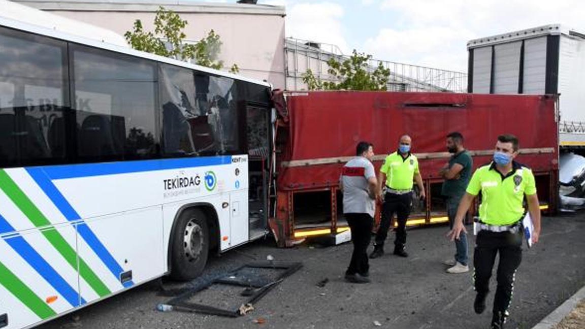 Bakım sonrası teste çıkarılan otobüs, freni boşalınca 7 araca çarptı