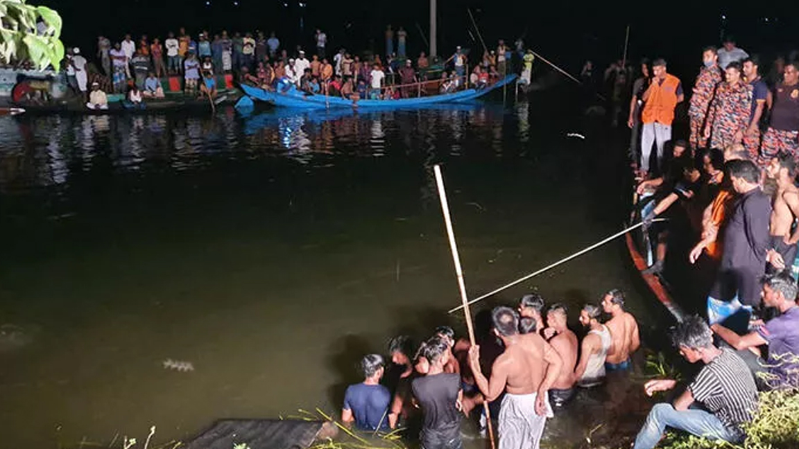 Bangladeş'te yolcu gemisi ve tekne çarpıştı: 21 meyyit