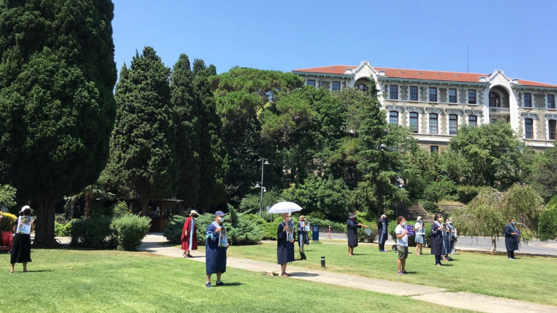 Boğaziçi Üniversitesi mezunları, Naci İnci ve Gürkan Kumbaroğlu'nun adaylıklarını çekmesini istediler