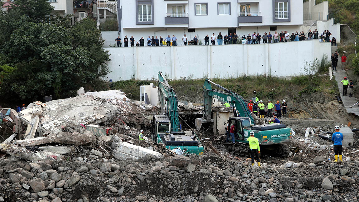 Bozkurt'ta çöken Ölçer Apartmanı'nın müteahhidi tutuklandı