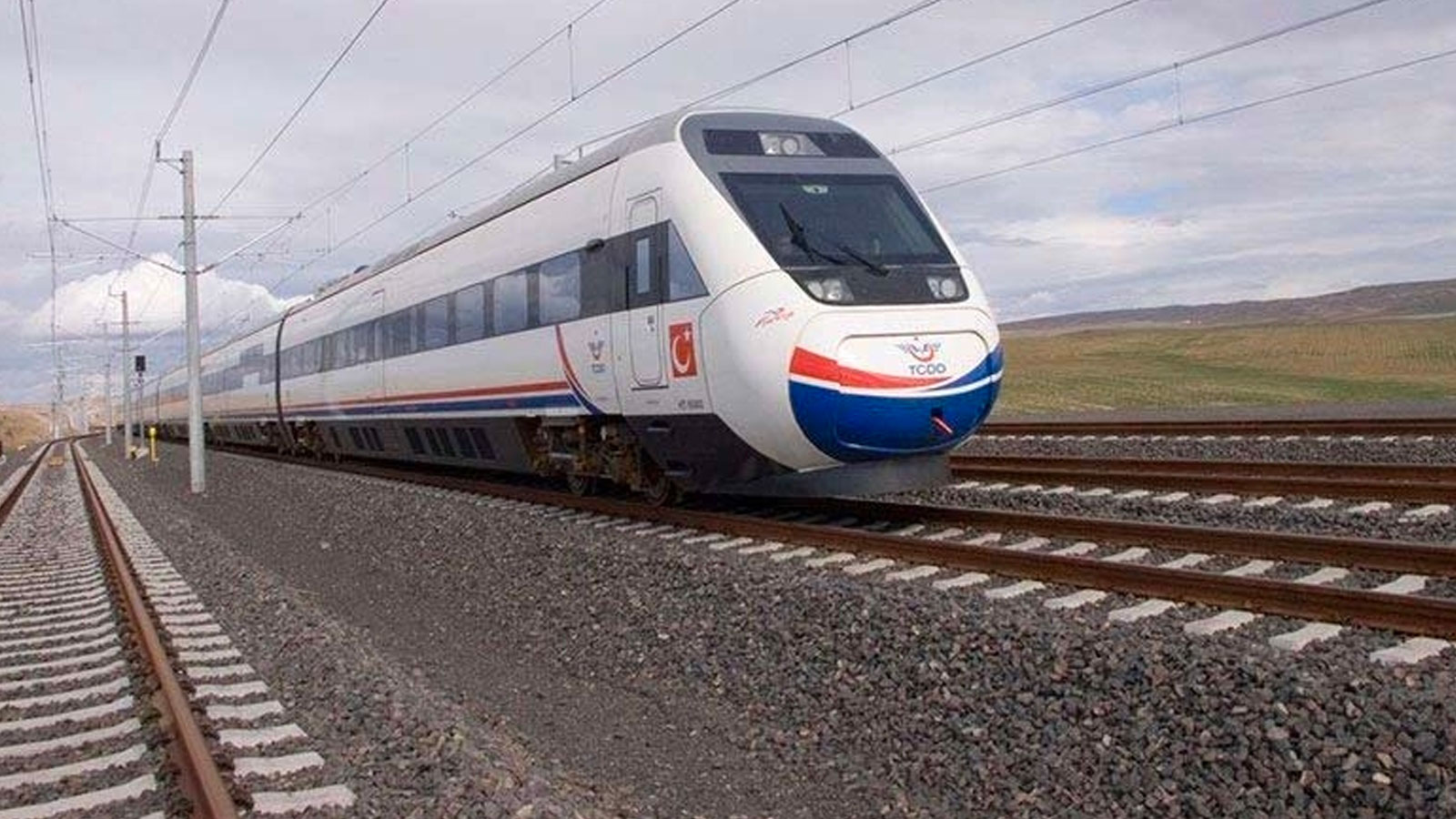 CHP’li Akın, bugüne kadar 6 sefer açılış tarihi ilan edilen Ankara-Sivas Yüksek Süratli Tren ile ilgili uyardı: Yaklaşık 80 kilometresi eski konvansiyonel çizgiden oluşuyor