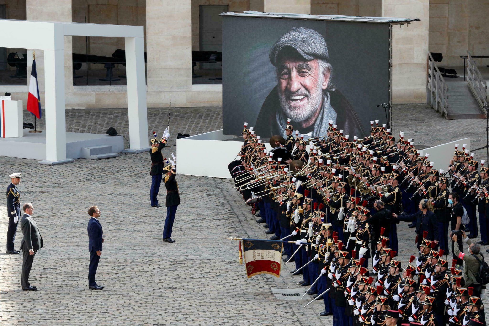 Fransa, ünlü aktör Jean-Paul Belmondo'ya ulusal merasimle veda etti