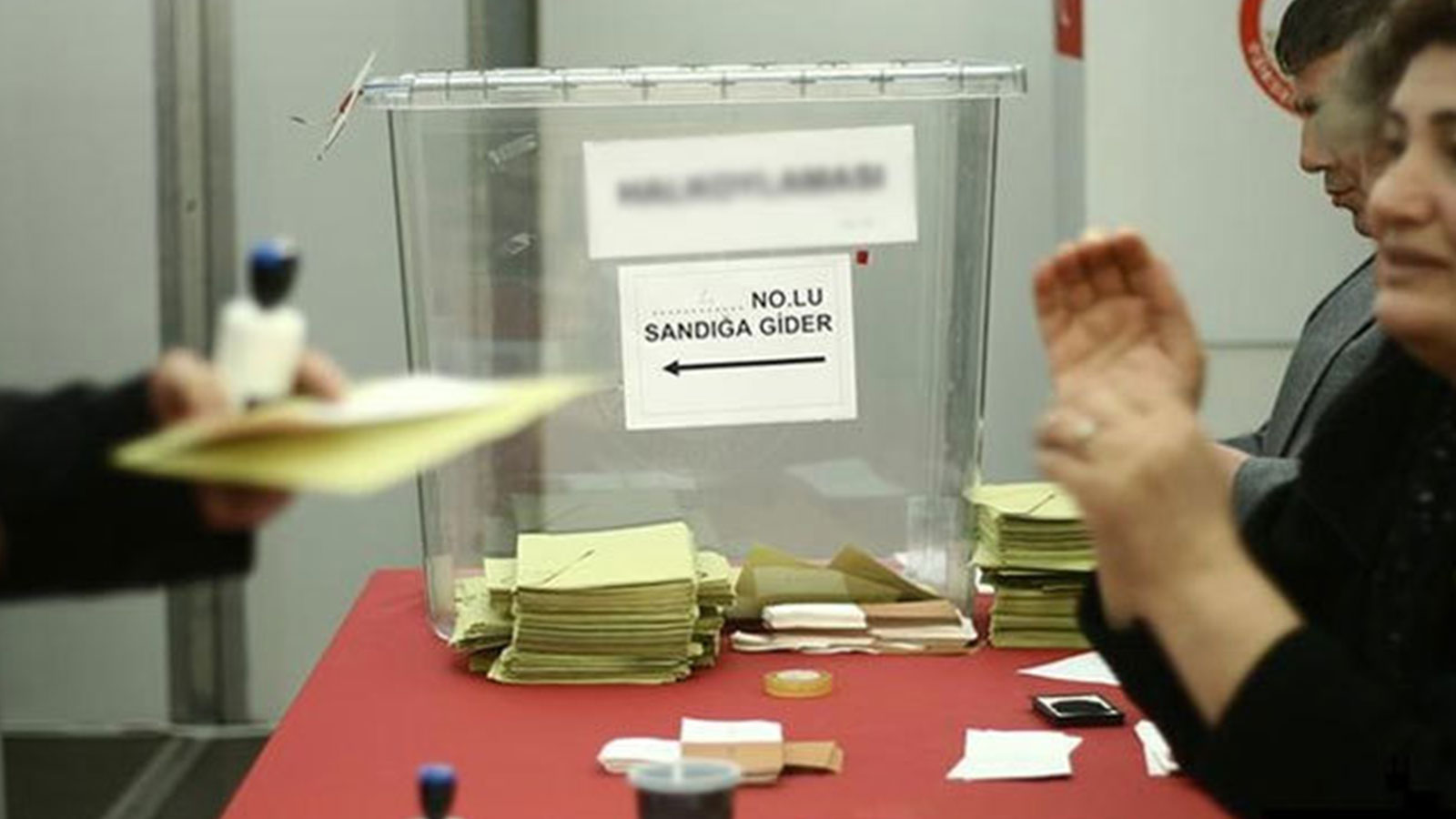 Kulis | Yeni anayasa için referandum masada