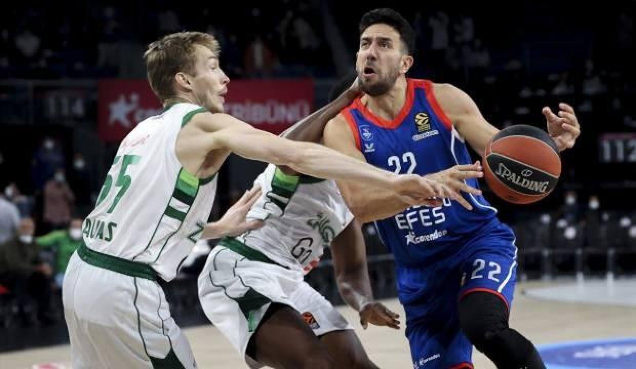 Anadolu Efes, Zalgiris'i darmadağın etti!