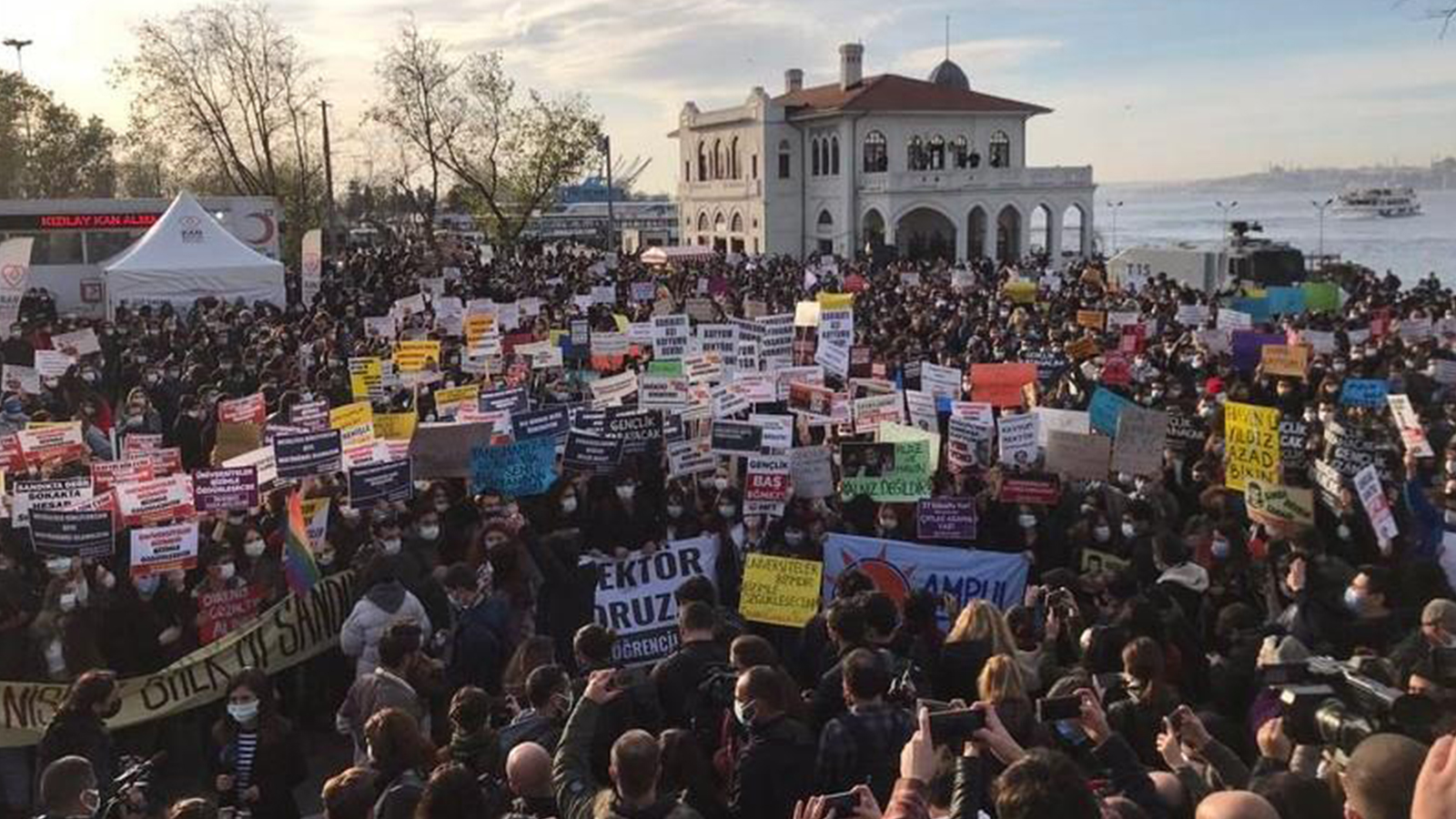 23 tutuksuz sanığın yargılandığı Kadıköy'deki Boğaziçi aksiyonları davası: 6 polisten 2'si şikâyetçi oldu