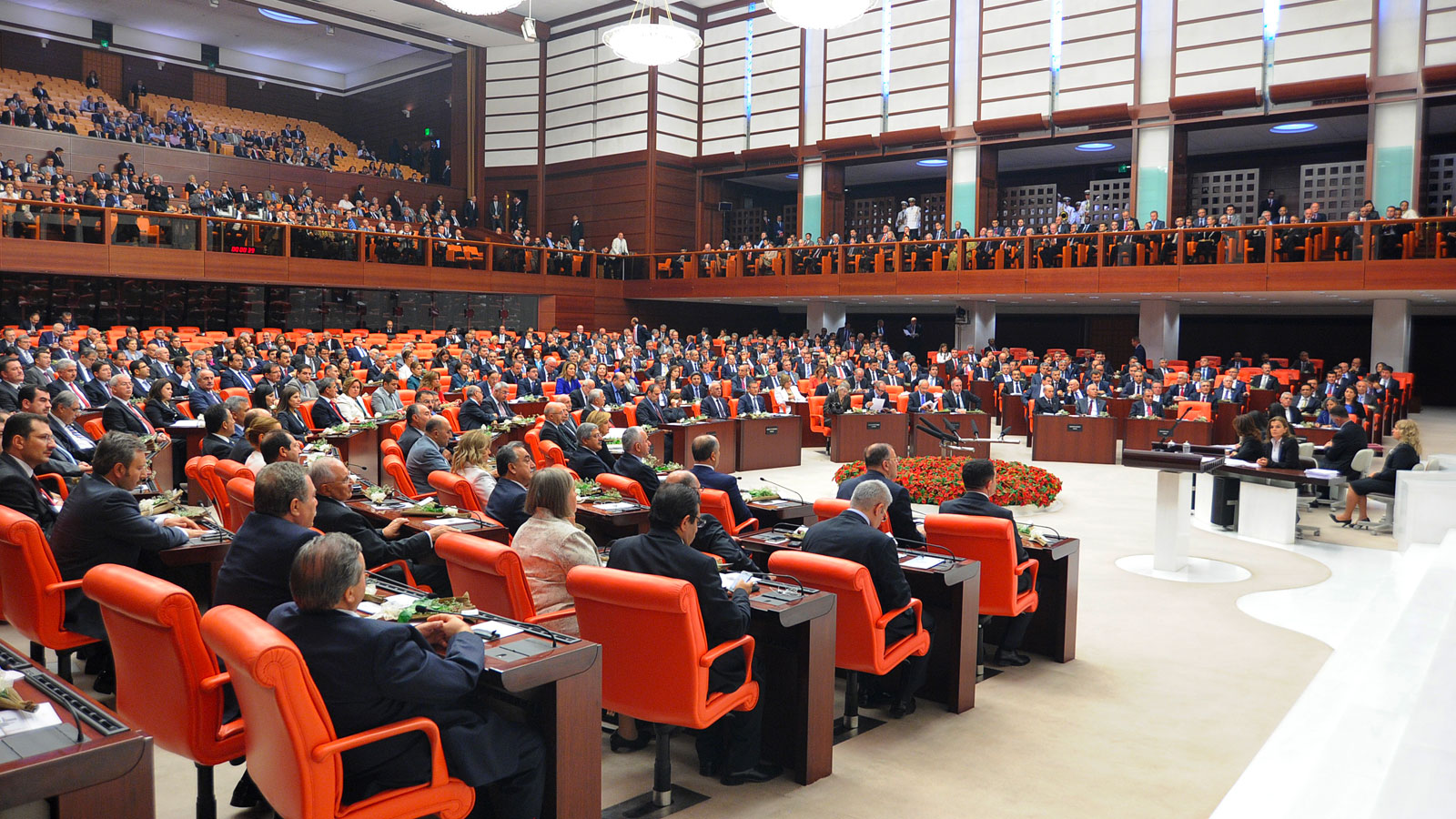 6 partinin güçlendirilmiş parlamenter sisteme dönüş çalışması: Cumhurbaşkanı'nın parti üyeliği sona erecek, misyon mühleti sona erince faal siyasete dönemeyecek