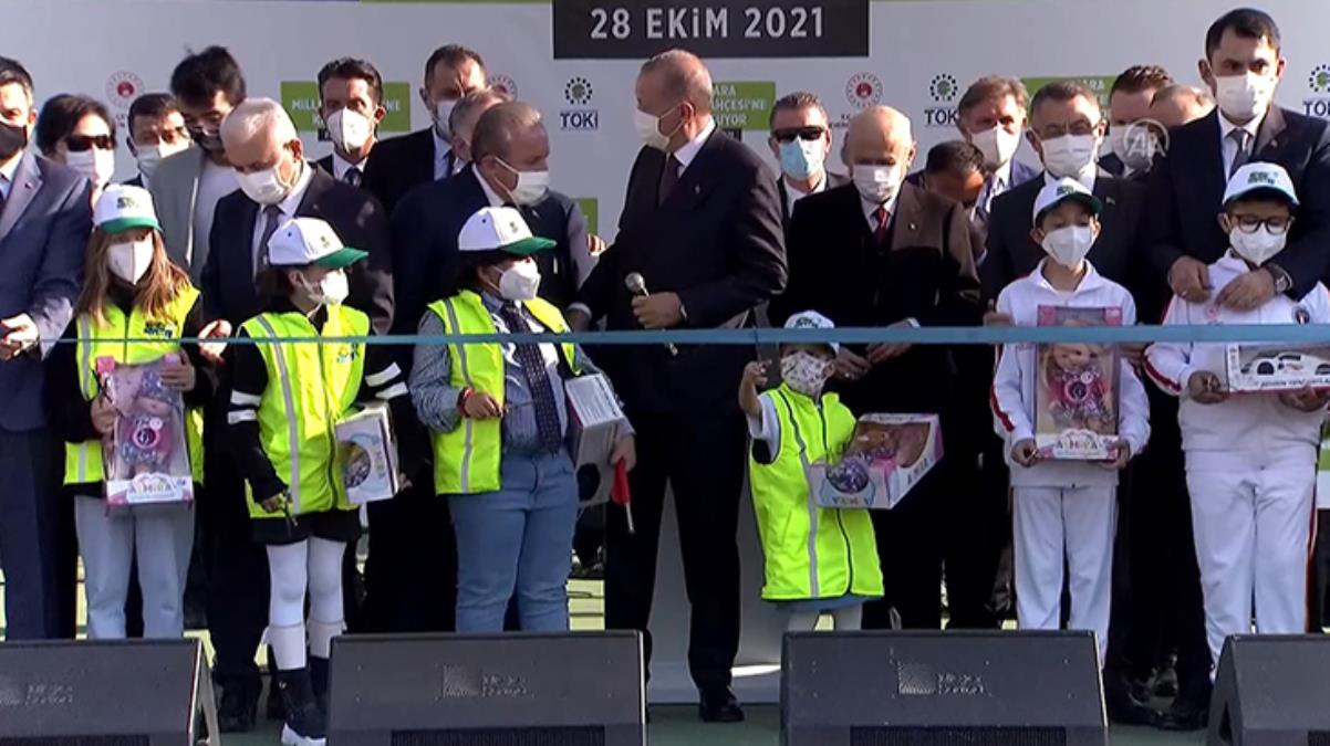 Açılışta telâşlı davranan çocuk kurdeleyi katıca Cumhurbaşkanı Erdoğan'ın şaşkınlığı kelamlarına yansıdı: Eyvah