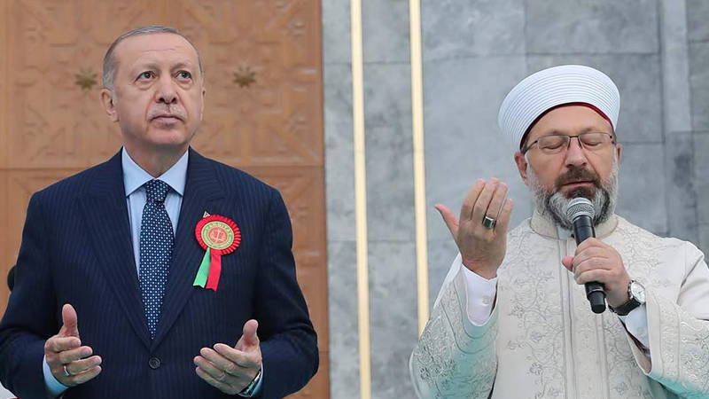 Ahmet Taşgetiren, Erdoğan'a seslendi: Diyanet'in siyasallaşması insanların dinle alakasını yaralıyor, bunu istemezsiniz diye düşünüyorum