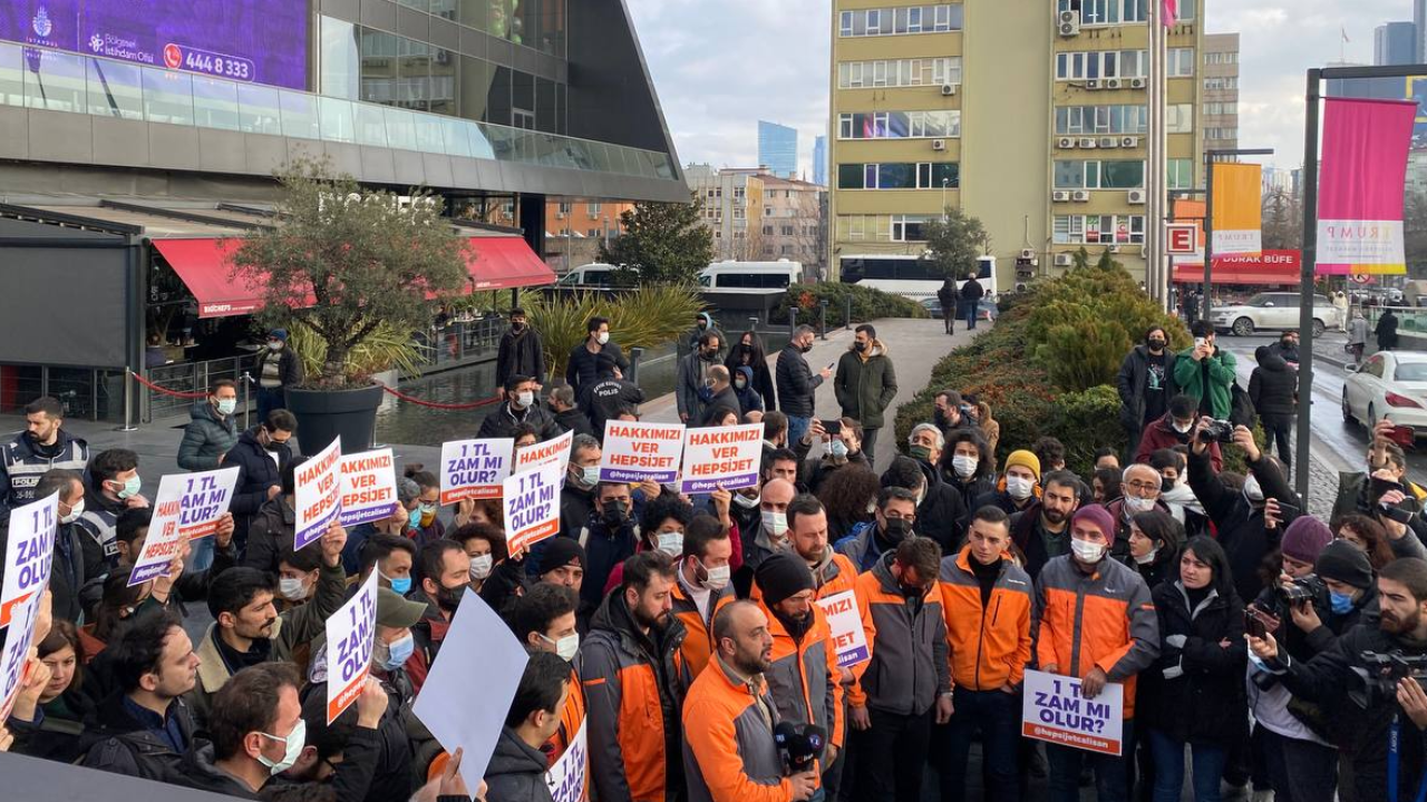 1 TL'lik artırım yapan Hepsijet, kuryelerin hareketi sonrası geri adım attı