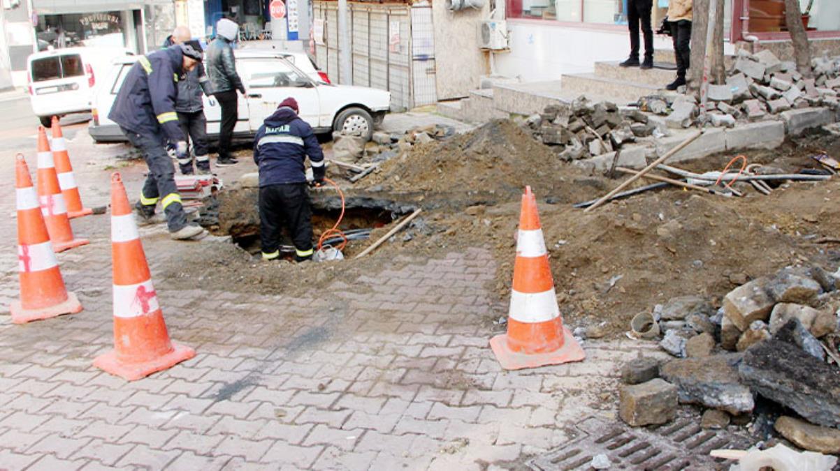 40 saat elektriksiz kalan Beşiktaş Dikilitaş Mahallesi'nde vatandaşlar mağdur oldu