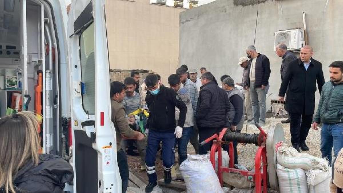 Adıyaman'da inşaatın terasından düşen personel ağır yaralandı