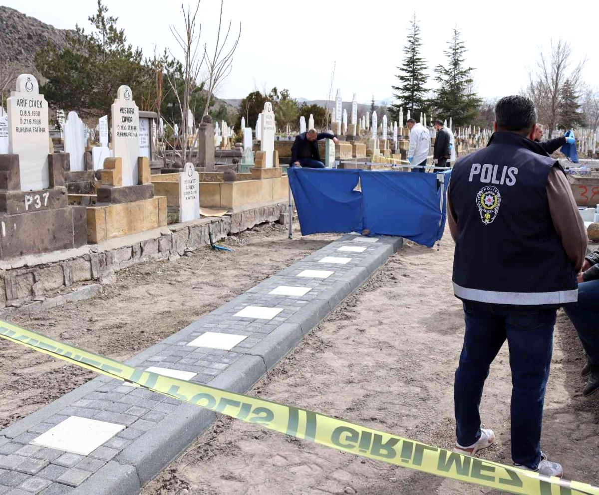 Ailesi tarafından kayıp ihbarı verilmişti! Anneannesinin mezarı başında meyyit bulundu