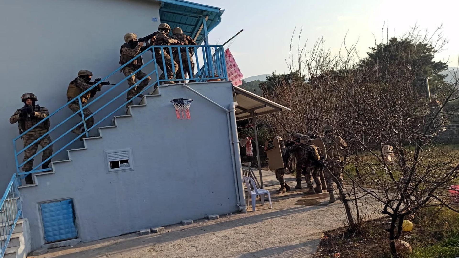 Aydın'da kabahat örgütüne operasyon: Gözaltına alınanlar ortasında eski Kuşadası Belediye Başkanı’na düzenlenen silahlı hücumun azmettiricisi de var