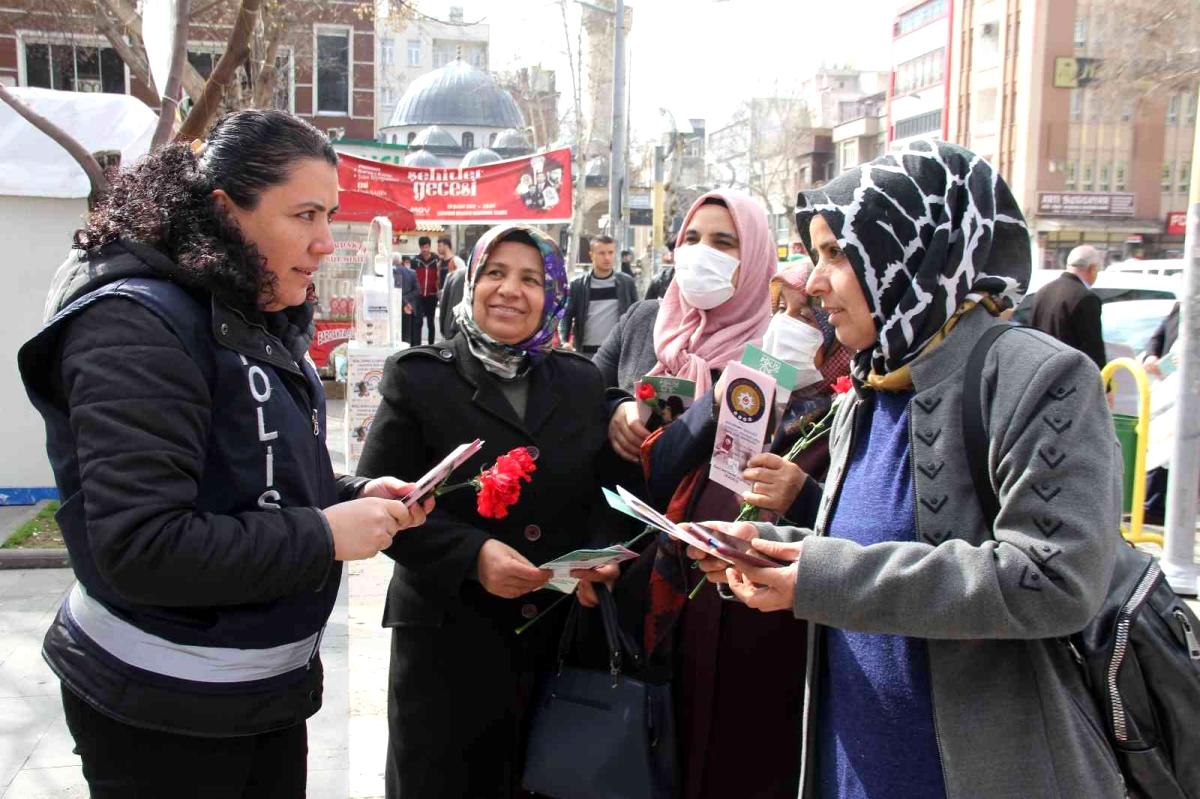 Bayan polisler KADES'i tanıttı