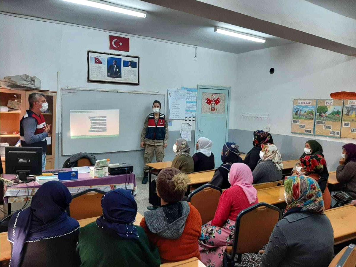 Besni'de bayanlara KADES'in tanıtımı yapıldı