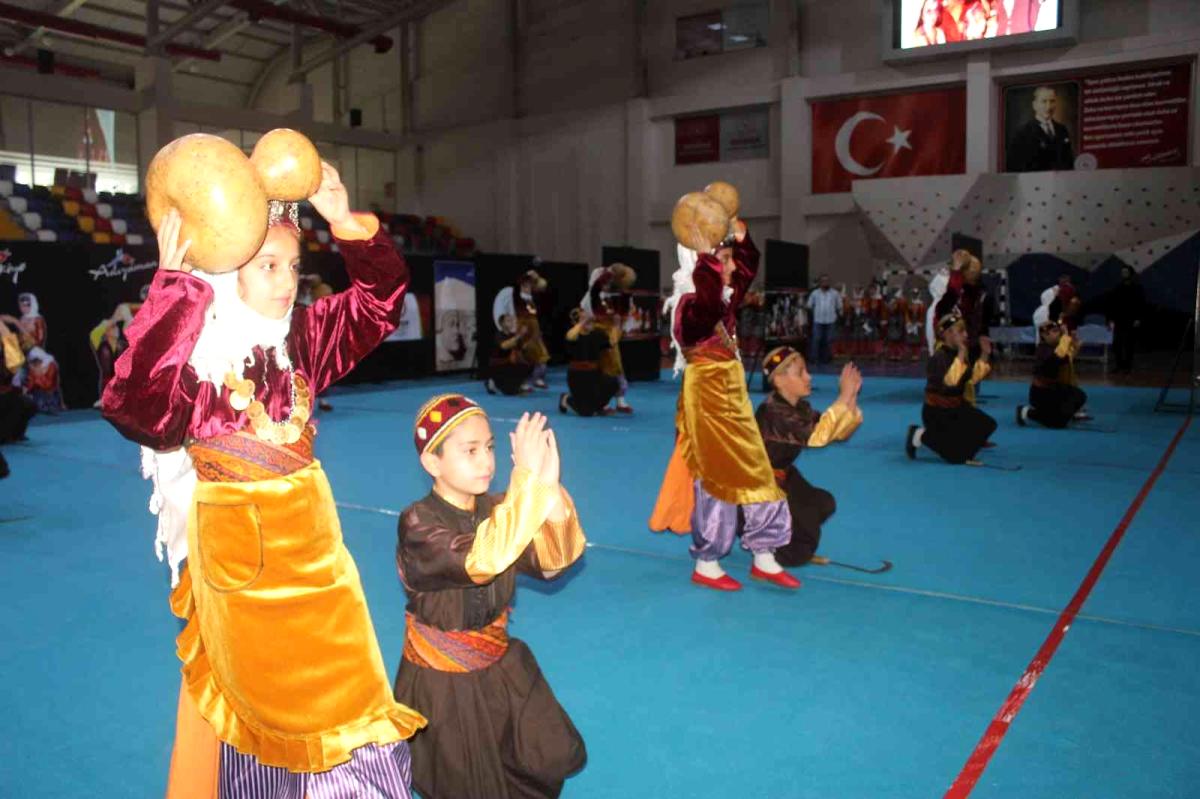 Adıyaman'da, halk oyunları karşılaşmaları düzenlendi