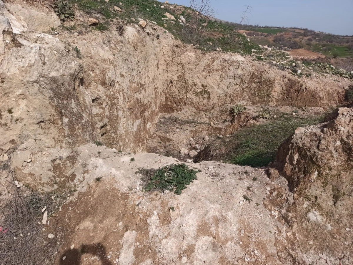 Adıyaman'da kaya mezarları ve yerleşim yeri tespit edildi