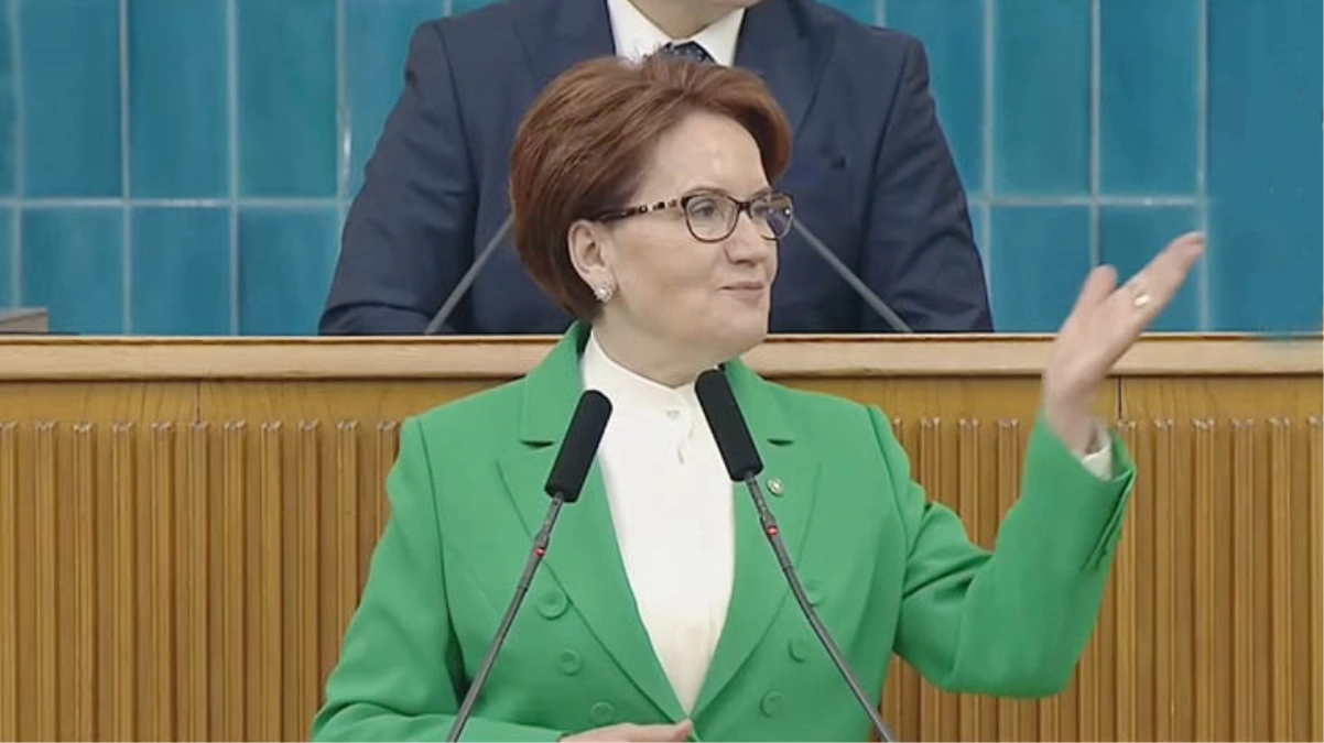 Akşener, parti kümesinde atılan slogana hazırlıksız yakalandı: Ay korkuttun beni be