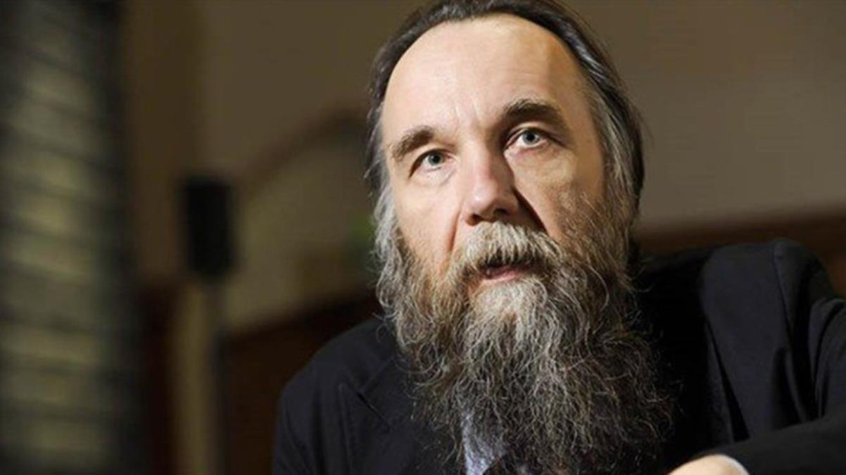 Aleksandr Dugin: Yaşananlar bir senaryo, tren garını vurup İstanbul'da alınan olumlu arayı sıfırladılar