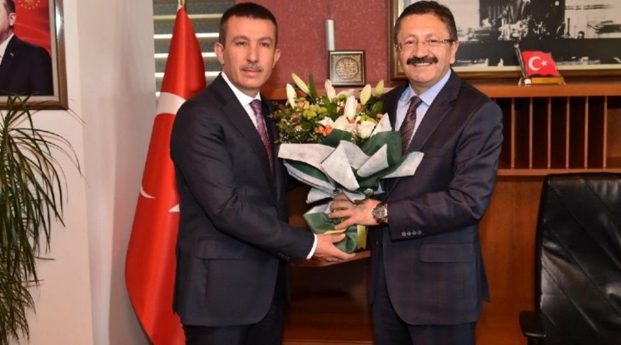 Altındağ Belediyesi'nin eski lideri Tiryaki ile yeni lider Asım Balcı ortasında borç tartışması