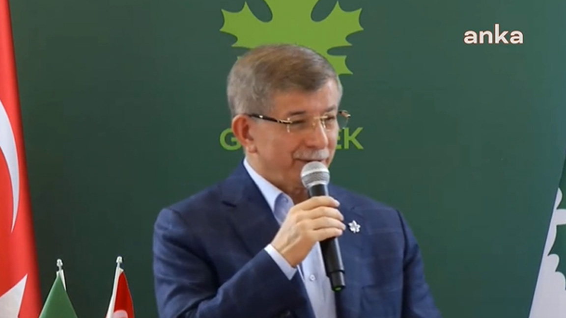 Davutoğlu: Kitapsız bir siyaset akıldan vicdandan kopmuş bir siyasettir; biz siyaseti kitapla buluşturmaya geliyoruz