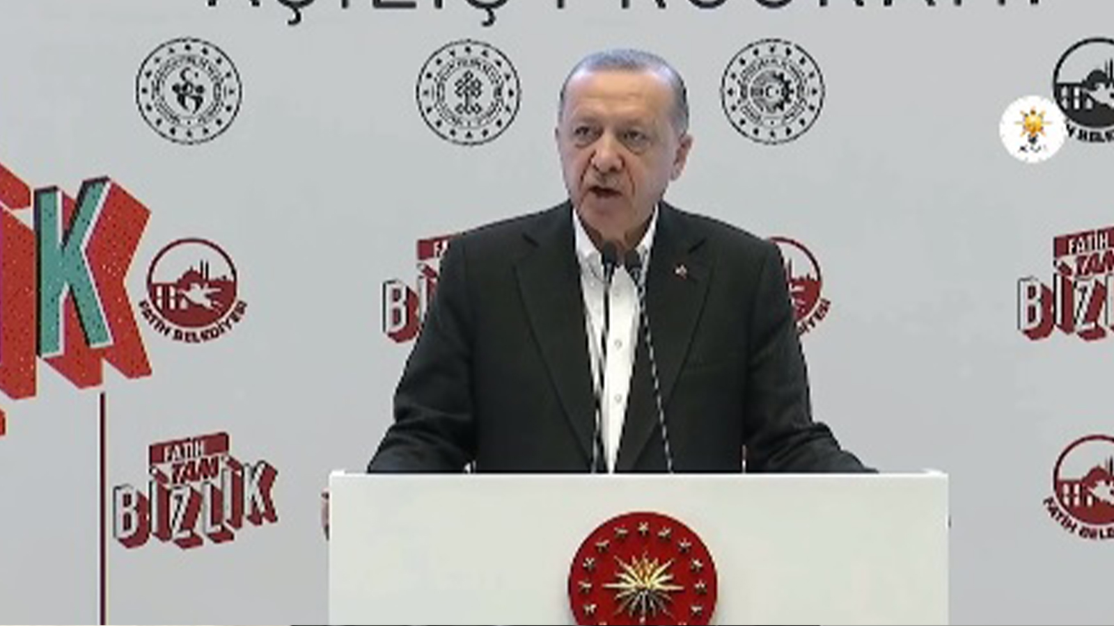 Erdoğan: Türel altyapıdan mahrum toplumsal medya ve elektronik ticaret platformları için gerekli düzenlemeleri hayata geçireceğiz