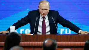 Savaştaki başarısızlığın faturasını istihbarat servisine kesen Putin, 150 Rus subayını mahpusa attırdı