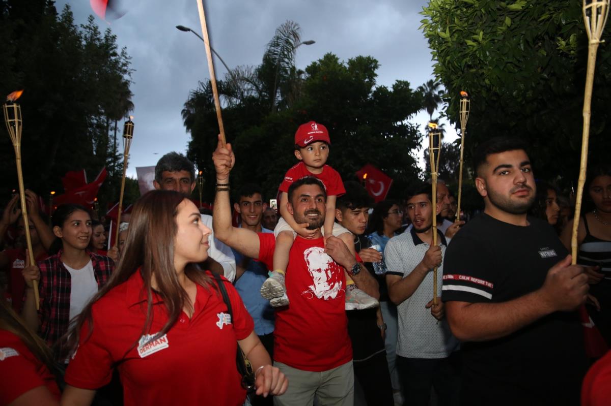 Adana'da Fener Alayı düzenlendi