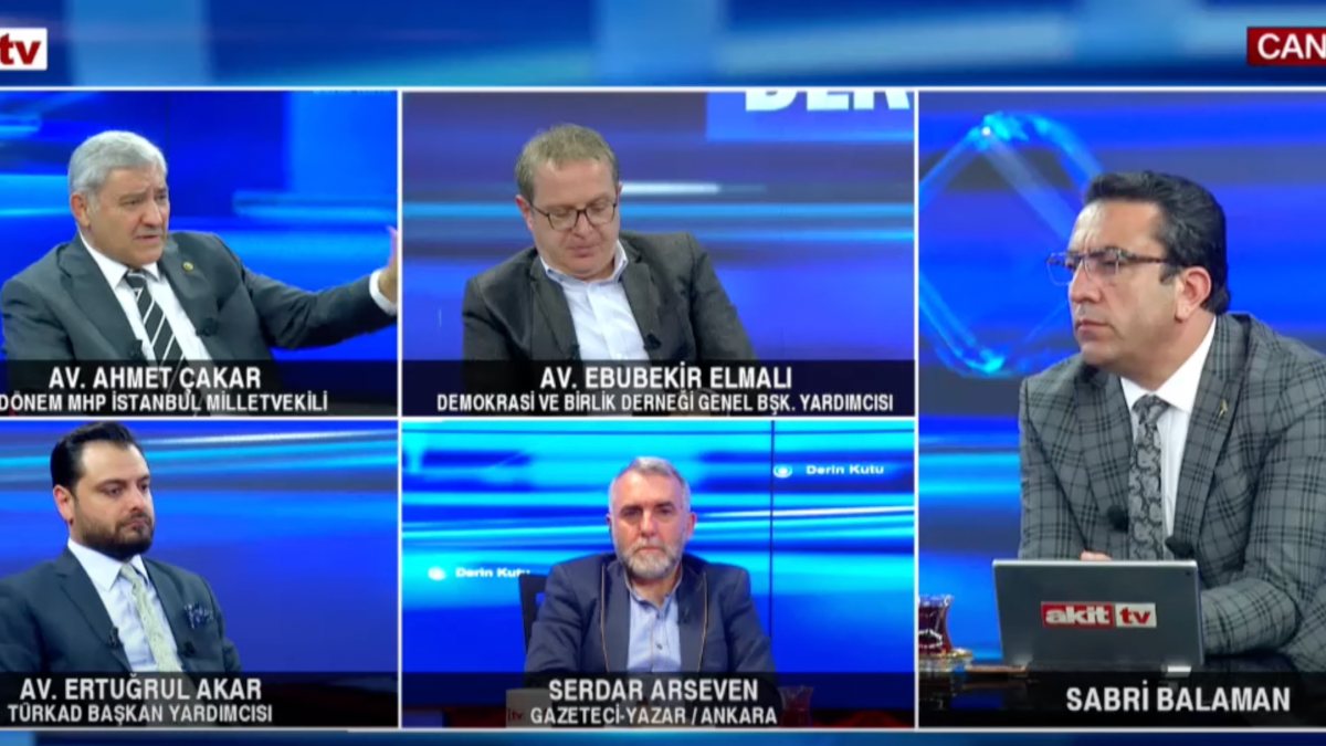 Akit TV'de tartışma: Sütyensiz kıyafet giymek suç