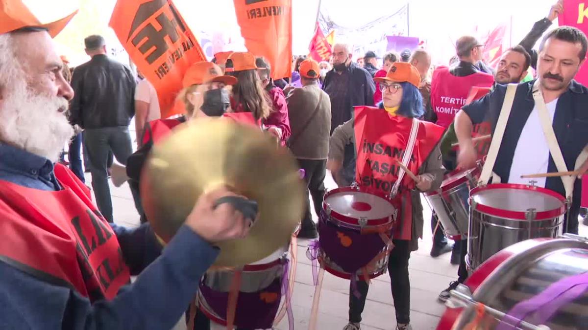 Ankara'da 1 Mayıs Coşkuyla Kutlandı: Artırımlar, Enflasyon, Seyahat Kararları ve Khk'lar Protesto Edildi