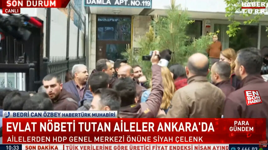 Ankara'da HDP binası önünde siyah çelenk gerginliği