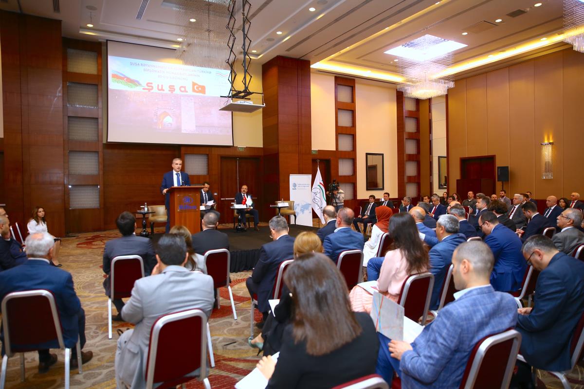 Bakü'de Türkiye-Azerbaycan ilgilerine yönelik konferans düzenlendi