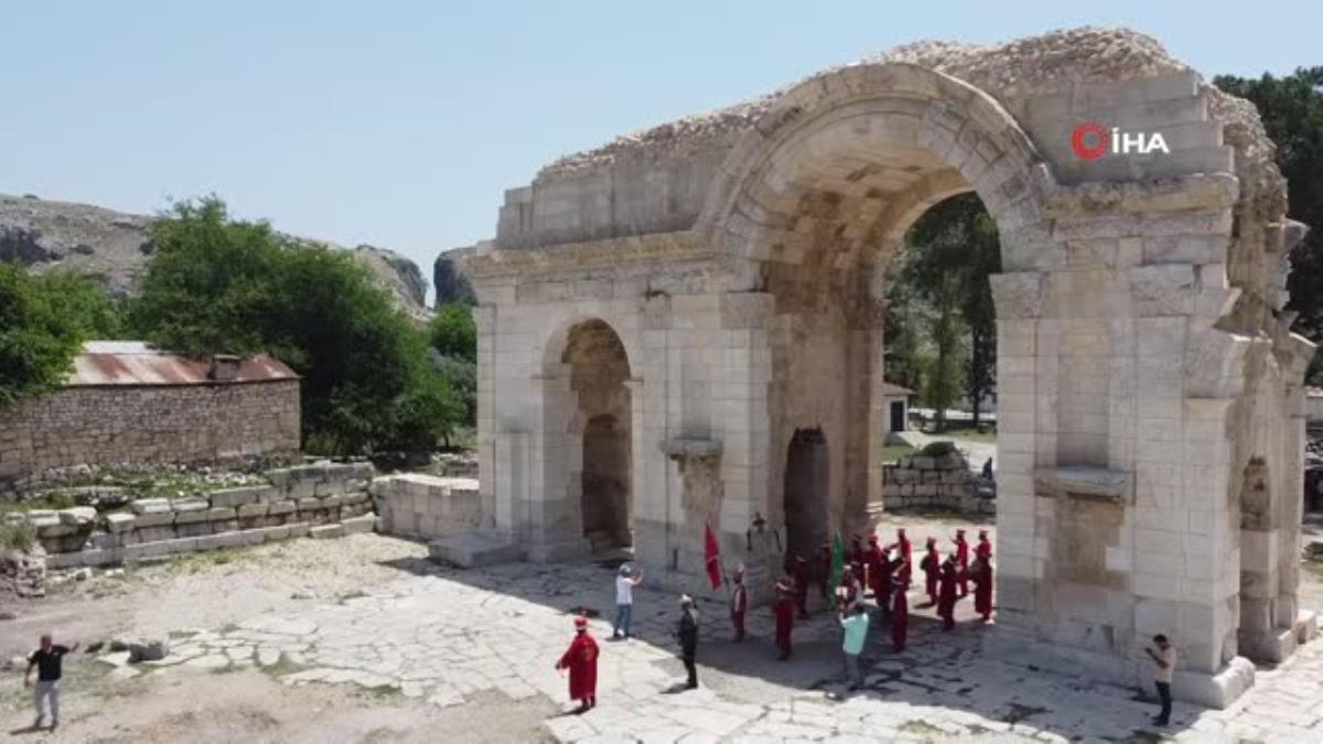 (ADANA - DRON Anavarza Antik Kentinde mehter sesleri yükseldi