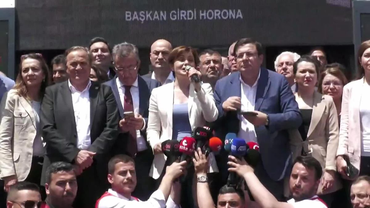 CHP Yöneticileri, Ekrem İmamoğlu'nun Yargılandığı Davanın Akabinde Adliye Önünde Açıklama Yaptı: "Sonlarının Geldiği Endişelerinden Belli"