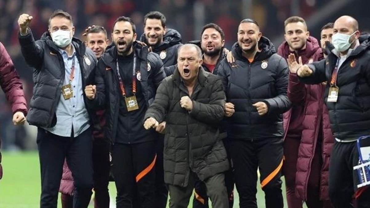 Efsane futbolcu Fatih Terim'in müsaadeden gidiyor! Galatasaray'ın gençlerini şampiyon yaptı