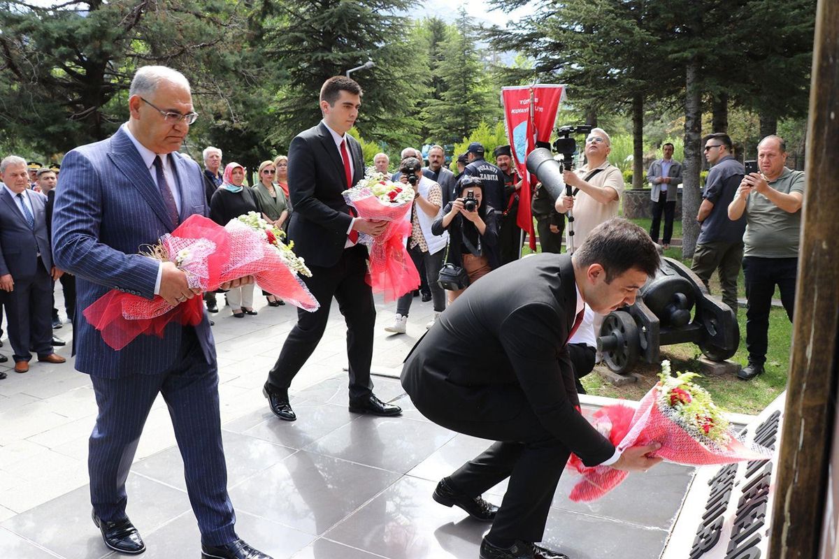 Pozantı'nın Gurur ve Onur Günü Coşkuyla Kutlandı