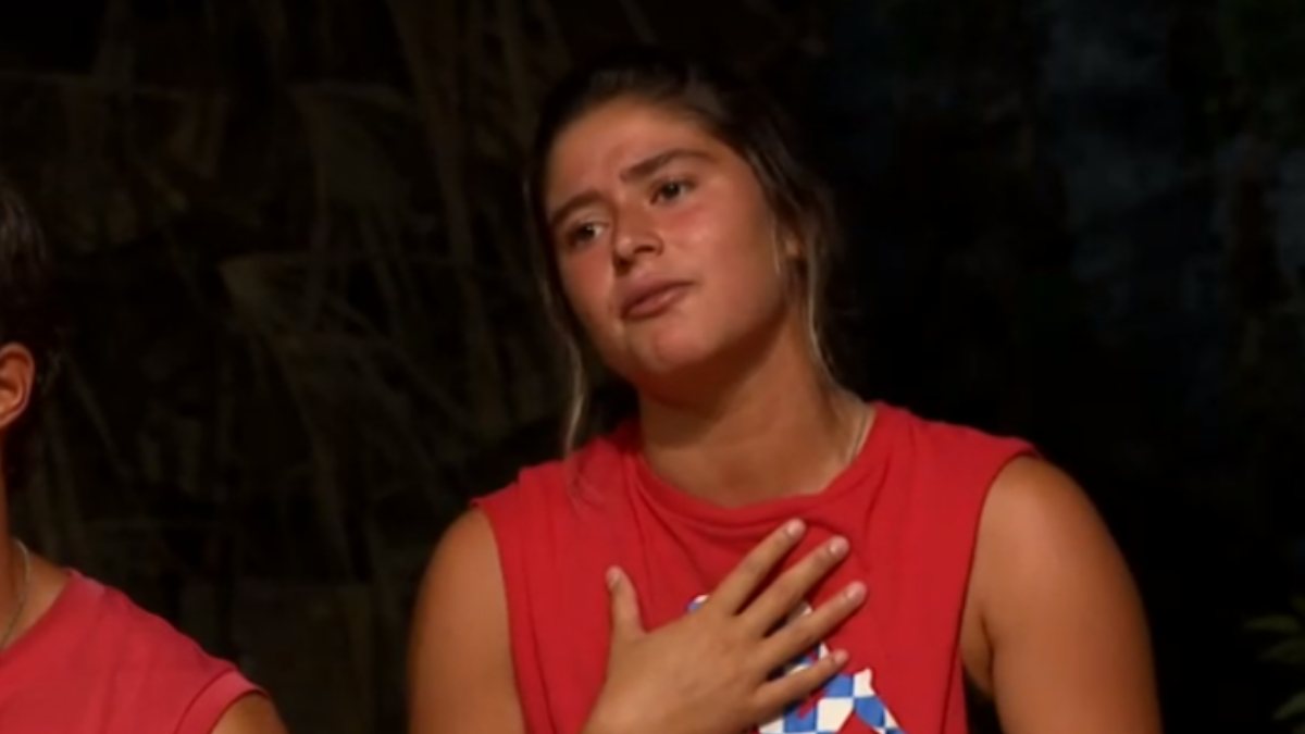 Survivor'da Ayşe rakibi Evrim'e yardım edince konsey gerildi