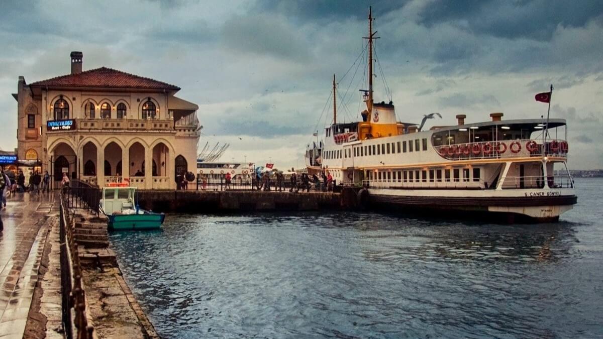 İstanbul Anadolu Yakası'nın Göz Bebeği Kadıköy'e Giderken Dinlemelik 10 Müzik