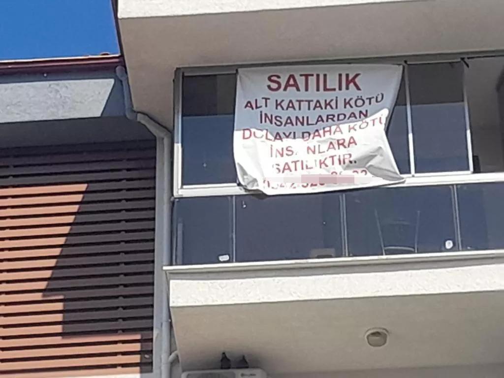 Mahkemeden "Daha Makûs İnsanlara Satılıktır" İlanına Karar