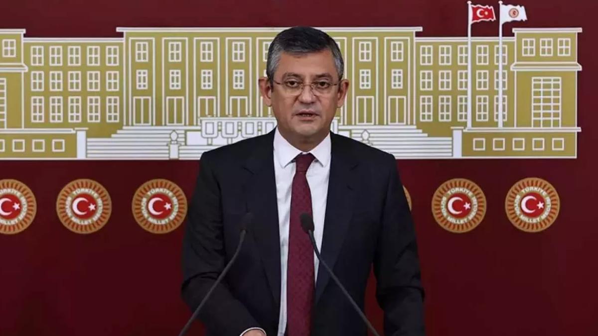 Özgür Özel Duyurdu: “CHP Genel Başkanlığına Adayım”